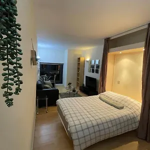 https://apt-luxe-studio-in-leeds.yorkshirehotels.net